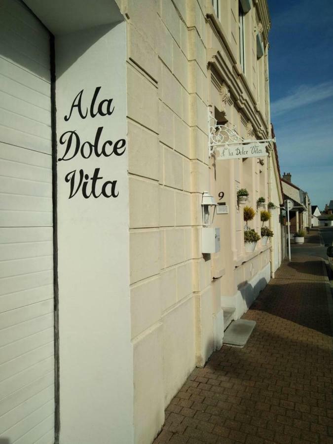 A La Dolce Vita Hotel Bleriot-Plage Exterior photo